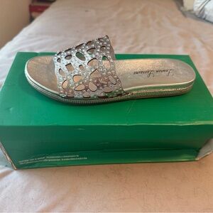 NWT Lauren Lorraine “Byanka” Silver Sandals